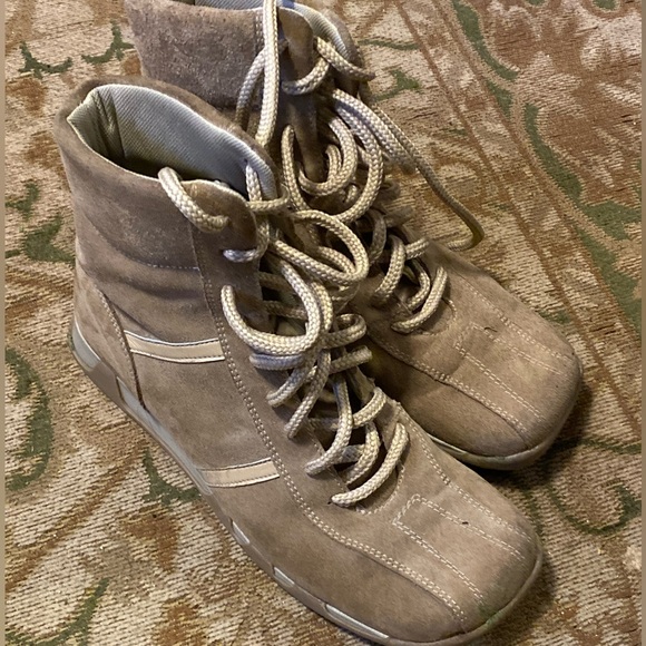 Beige square toe boots - Picture 2 of 3